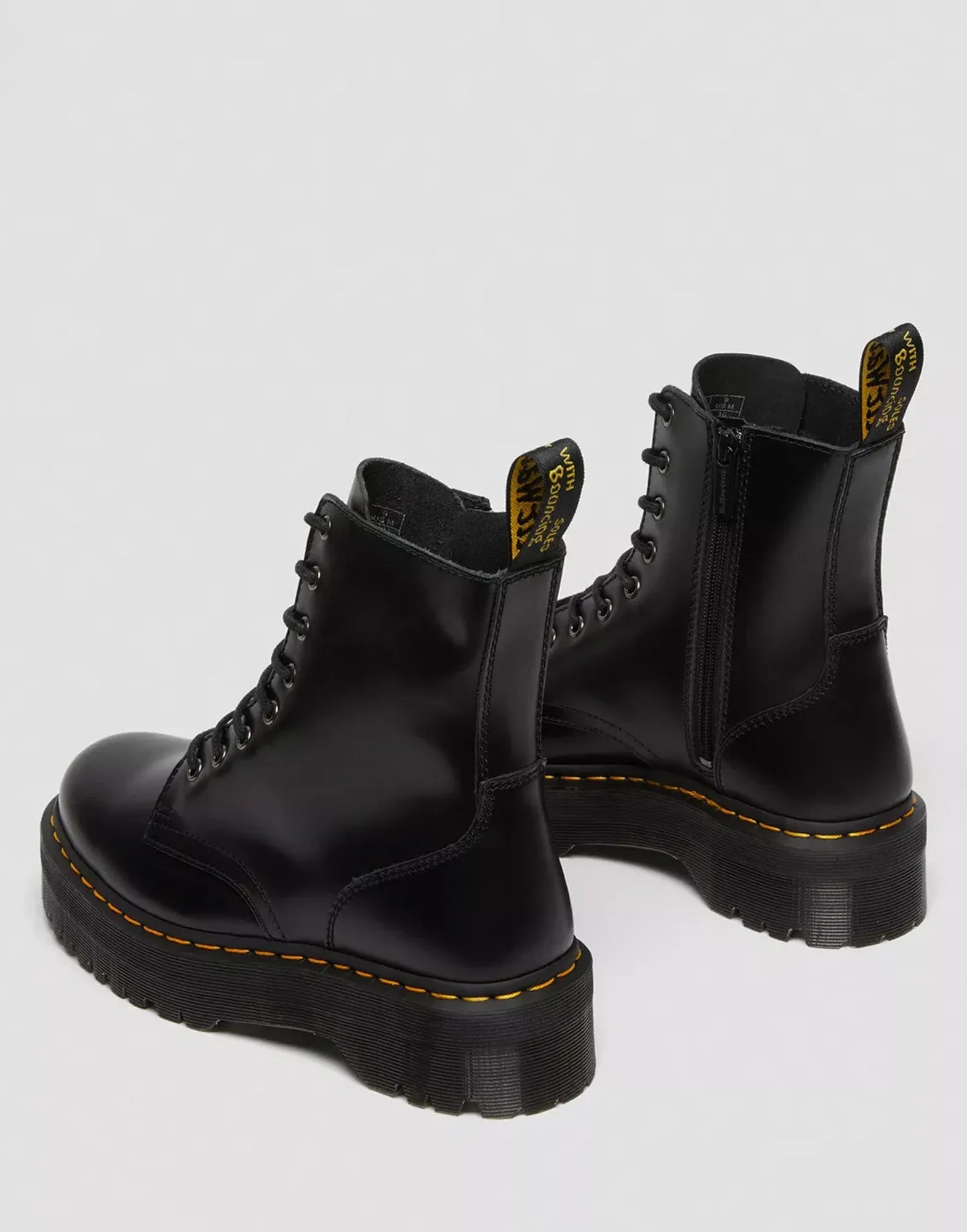 DR. MARTENS Anfibi Jadon con Platform in Pelle Smooth Black