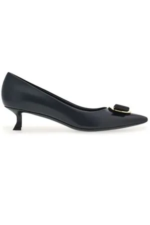 FERRAGAMO Calzature,Decolleté Dècolletè New Vara in pelle nera 