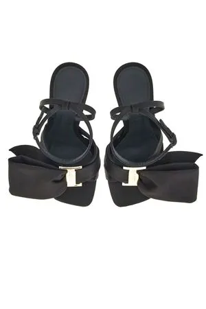 FERRAGAMO Calzature,Sandali Sandali open toe in raso lucido nero 