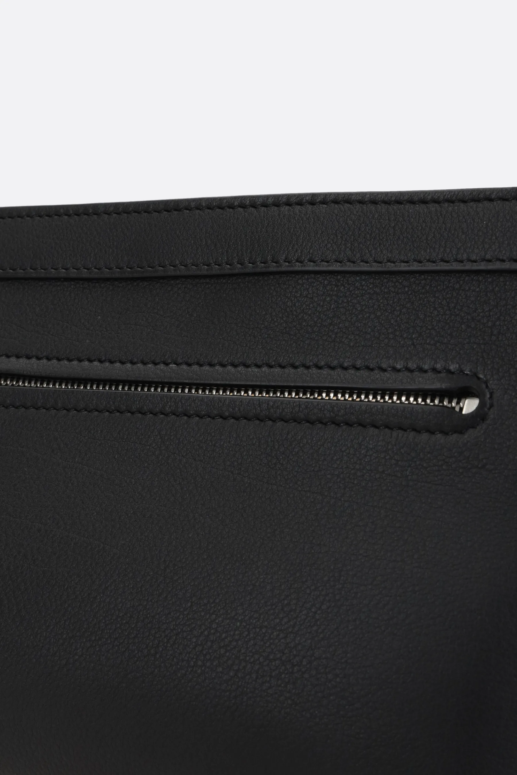  THE ROW pouch Terrasse in pelle martellata 